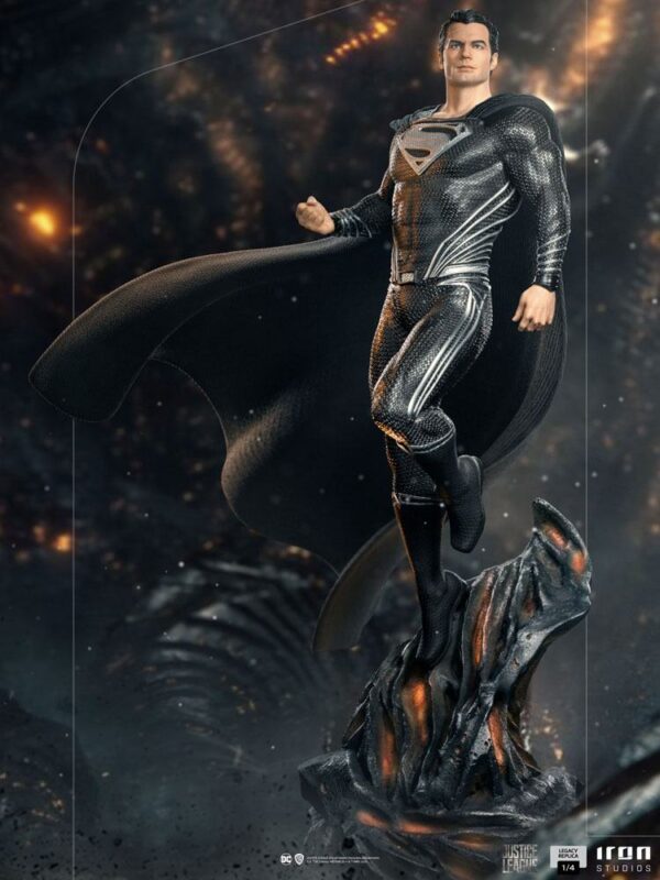 Descubre el apasionante mundo de Estatua Art Scale Superman Black Suit.