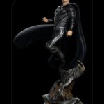 Descubre el apasionante mundo de Estatua Art Scale Superman Black Suit.