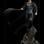 Descubre el apasionante mundo de Estatua Art Scale Superman Black Suit.