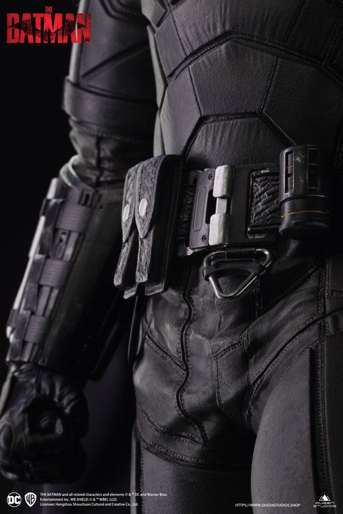 Descubre el apasionante mundo de Estatua The Batman Deluxe Version.