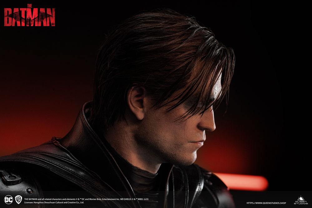 Descubre el apasionante mundo de Estatua The Batman Deluxe Version.