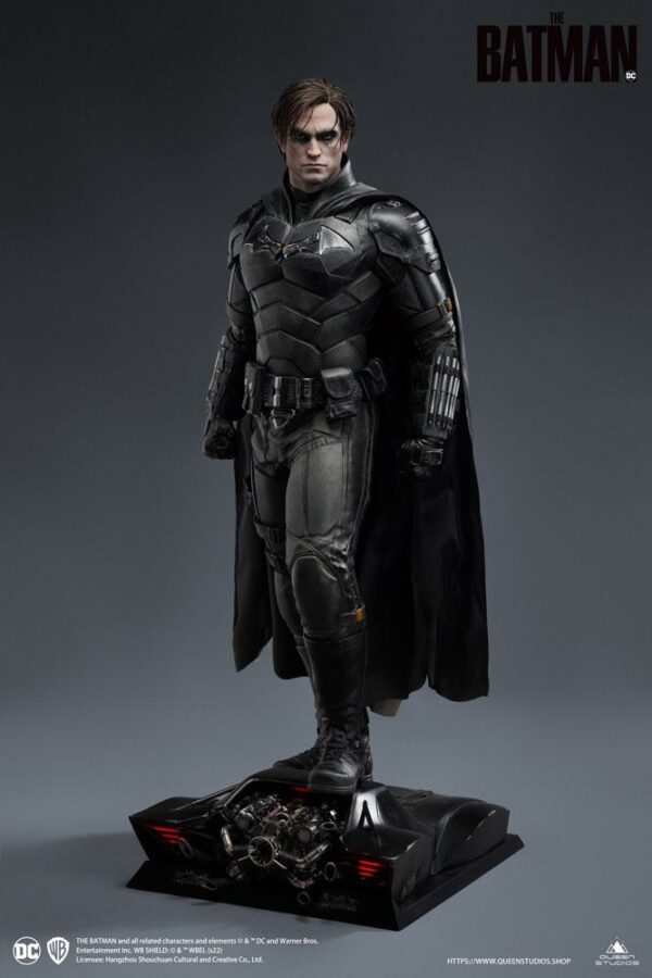Descubre el apasionante mundo de Estatua The Batman Deluxe Version.