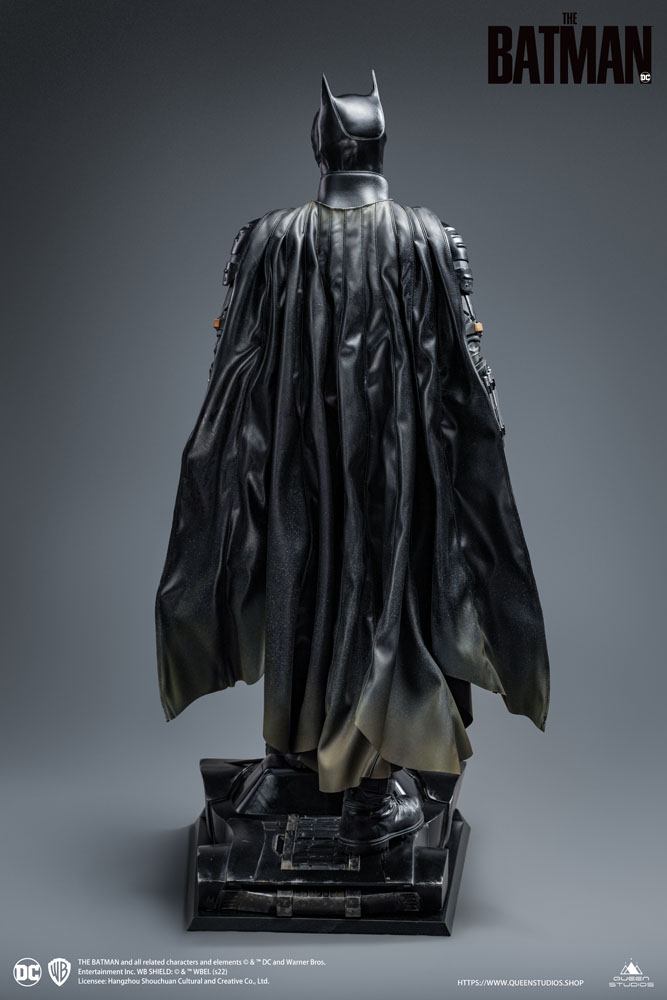 Descubre el apasionante mundo de Estatua The Batman Deluxe Version.