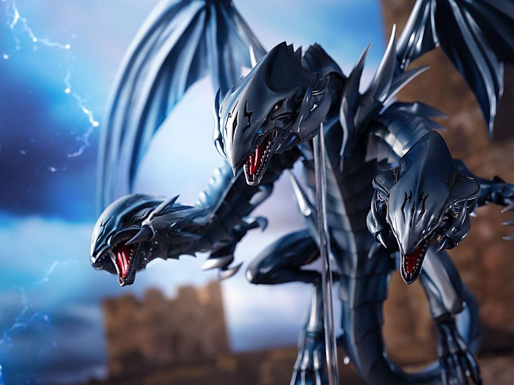 Descubre el apasionante mundo de Estatua Blue-Eyes Ultimate Dragon.