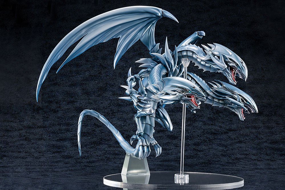 Descubre el apasionante mundo de Estatua Blue-Eyes Ultimate Dragon.