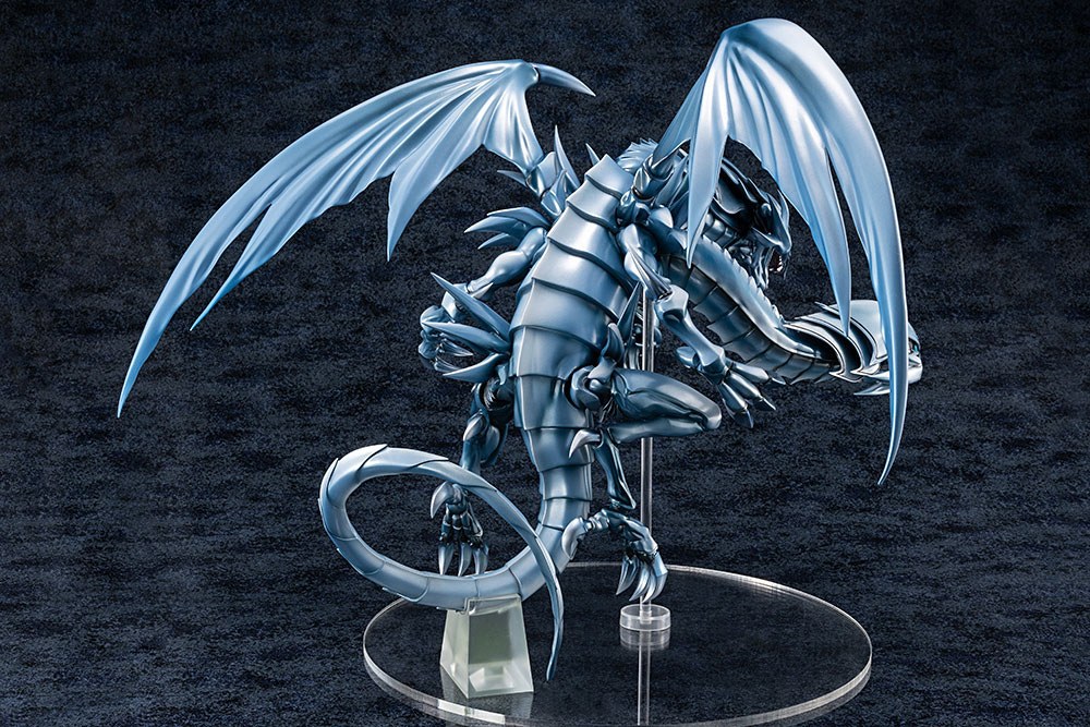 Descubre el apasionante mundo de Estatua Blue-Eyes Ultimate Dragon.