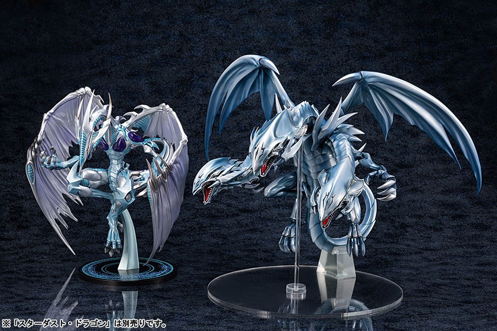 Descubre el apasionante mundo de Estatua Blue-Eyes Ultimate Dragon.