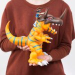 Descubre el apasionante mundo de Estatua Digimon Greymon y Taichi.