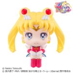 Descubre el apasionante mundo de Estatua Look Up Super Sailor Moon.