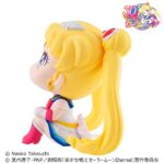 Descubre el apasionante mundo de Estatua Look Up Super Sailor Moon.