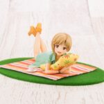 Descubre el apasionante mundo de Estatua Yumi Aiba off stage.