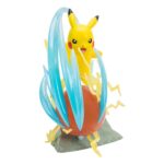 Descubre el apasionante mundo de Estatua con Iluminación Deluxe Pikachu.