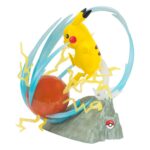 Descubre el apasionante mundo de Estatua con Iluminación Deluxe Pikachu.