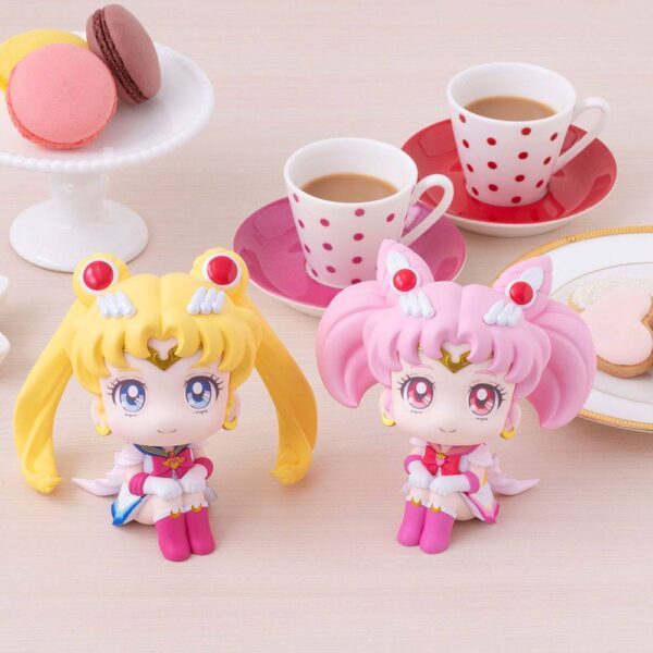 Descubre el apasionante mundo de Estatua Sailor Moon y Sailor Chibi.