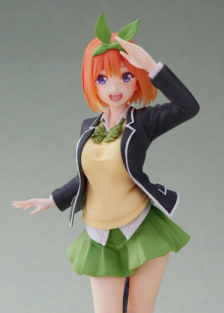 Descubre el apasionante mundo de Figura Yotsuba Nakano Uniform.