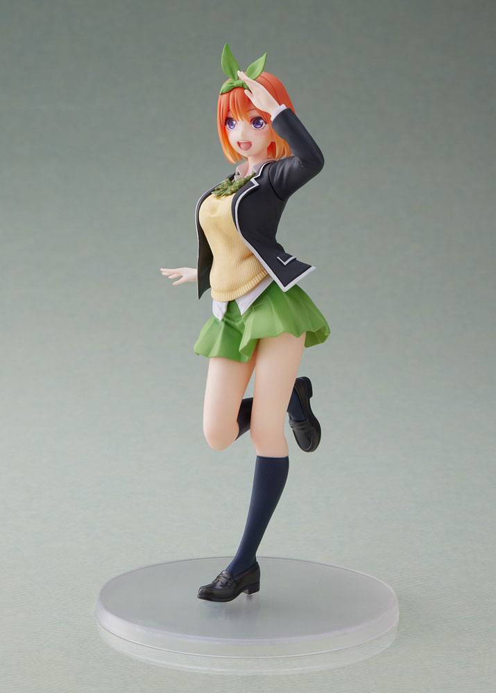 Descubre el apasionante mundo de Figura Yotsuba Nakano Uniform.