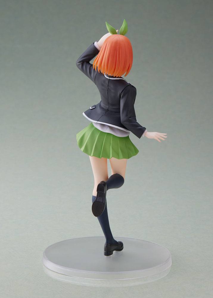 Descubre el apasionante mundo de Figura Yotsuba Nakano Uniform.