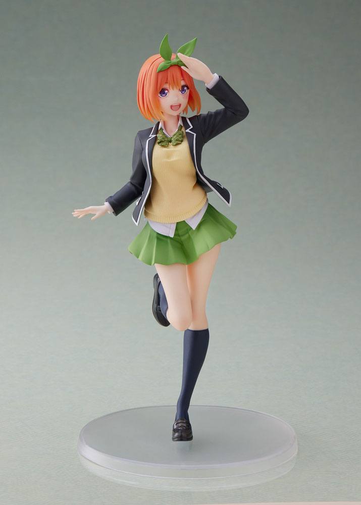 Descubre el apasionante mundo de Figura Yotsuba Nakano Uniform.