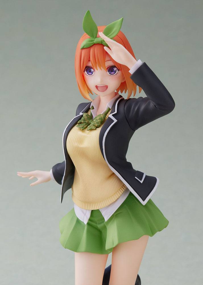 Descubre el apasionante mundo de Figura Yotsuba Nakano Uniform.