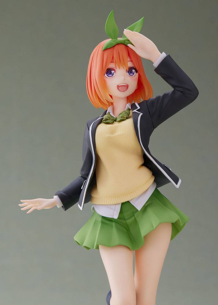 Descubre el apasionante mundo de Figura Yotsuba Nakano Uniform.