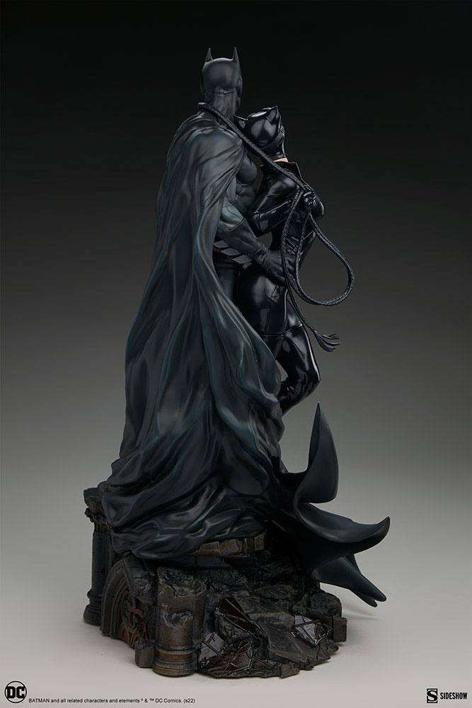 Descubre el apasionante mundo de Diorama DC Comics Batman and Catwoman.