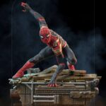 Descubre el apasionante mundo de Estatua Deluxe Spider-Man Peter 1.