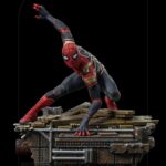 Descubre el apasionante mundo de Estatua Deluxe Spider-Man Peter 1.