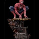 Descubre el apasionante mundo de Estatua Deluxe Spider-Man Peter 2.