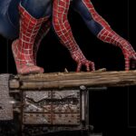 Descubre el apasionante mundo de Estatua Deluxe Spider-Man Peter 2.