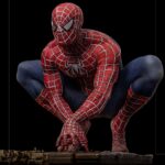 Descubre el apasionante mundo de Estatua Deluxe Spider-Man Peter 2.