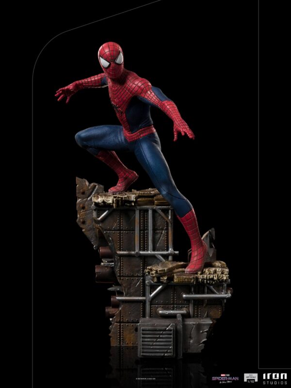 Descubre el apasionante mundo de Estatua Deluxe Spider-Man Peter 3.
