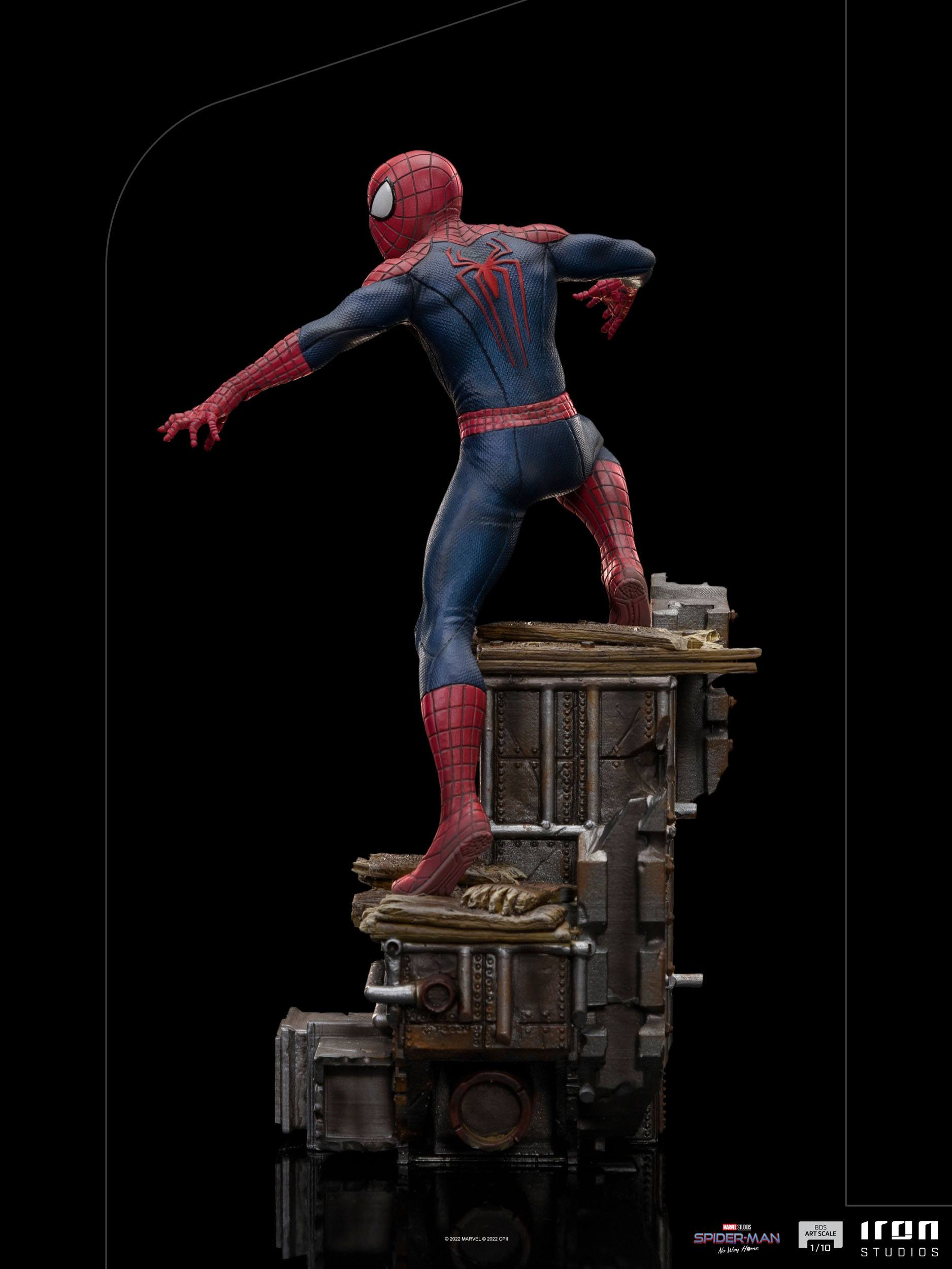 Descubre el apasionante mundo de Estatua Deluxe Spider-Man Peter 3.