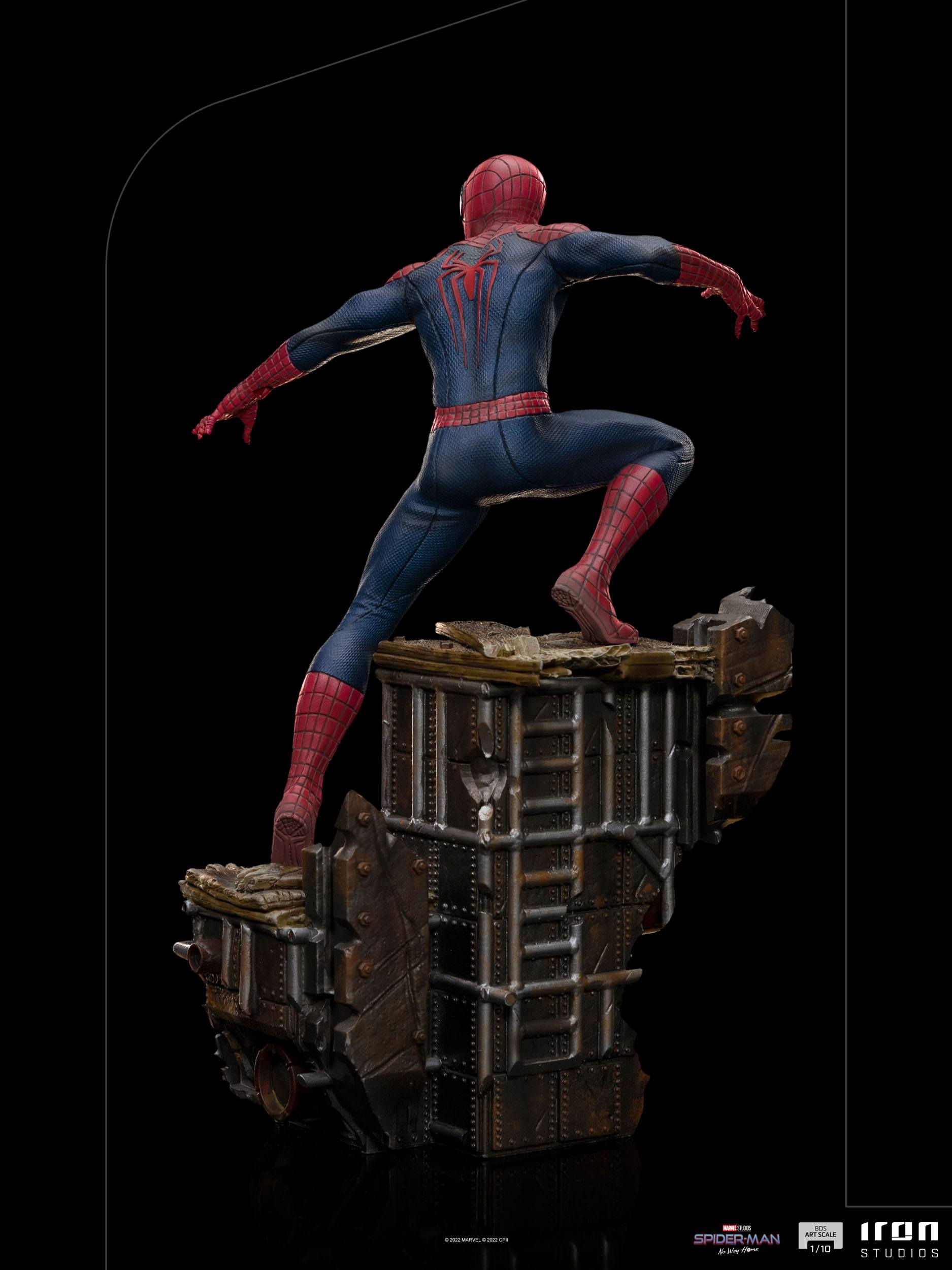 Descubre el apasionante mundo de Estatua Deluxe Spider-Man Peter 3.