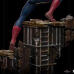 Descubre el apasionante mundo de Estatua Deluxe Spider-Man Peter 3.