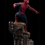 Descubre el apasionante mundo de Estatua Deluxe Spider-Man Peter 3.
