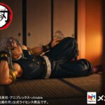 Descubre el apasionante mundo de Estatua GEM Uzui Palm Size.