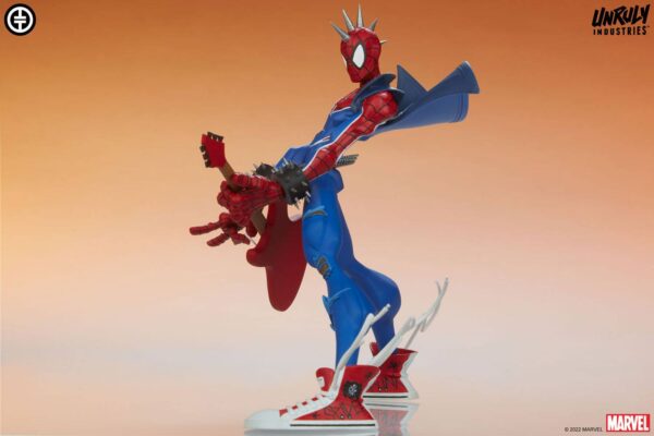 Descubre el apasionante mundo de Estatua Marvel Designer Spider Punk.