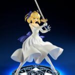 Descubre el apasionante mundo de Estatua Saber White Dress Renewal.