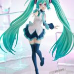 Descubre el apasionante mundo de Estatua Hatsune Miku Because You Here.