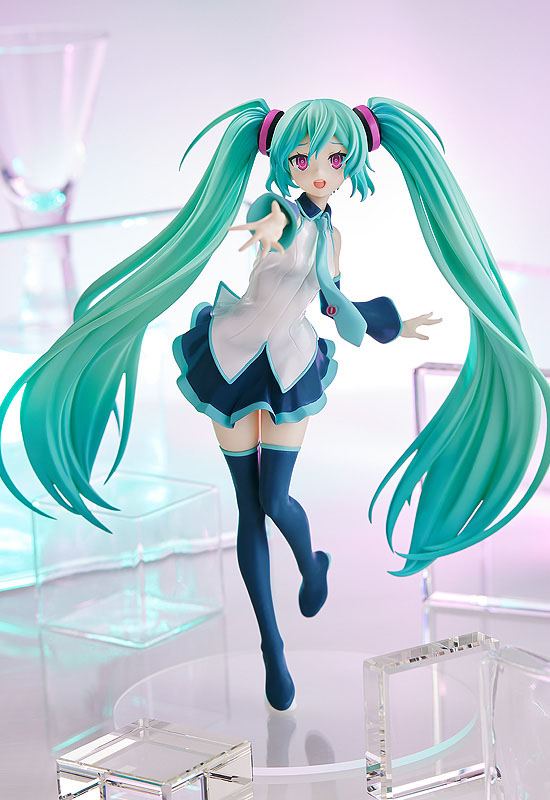 Descubre el apasionante mundo de Estatua Hatsune Miku Because You Here.