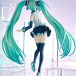 Descubre el apasionante mundo de Estatua Hatsune Miku Because You Here.