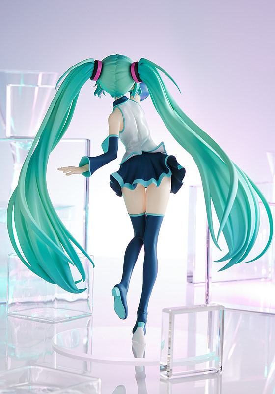 Descubre el apasionante mundo de Estatua Hatsune Miku Because You Here.
