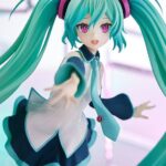 Descubre el apasionante mundo de Estatua Hatsune Miku Because You Here.
