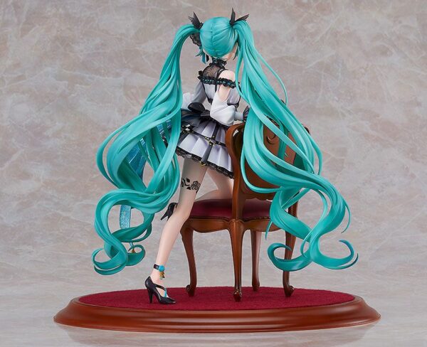 Descubre el apasionante mundo de Estatua Hatsune Miku Rose Cage.