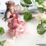 Descubre el apasionante mundo de Estatua Lotus Reflection Hanfu Girls.