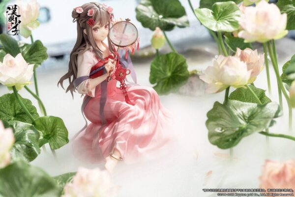 Descubre el apasionante mundo de Estatua Lotus Reflection Hanfu Girls.