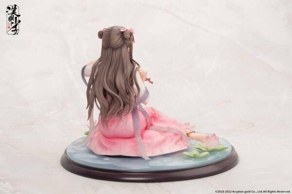 Descubre el apasionante mundo de Estatua Lotus Reflection Hanfu Girls.