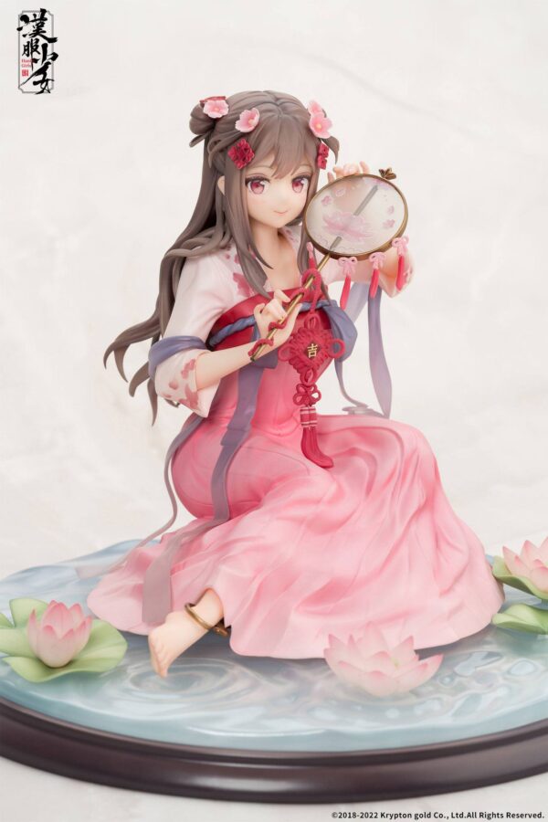 Descubre el apasionante mundo de Estatua Lotus Reflection Hanfu Girls.