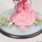 Descubre el apasionante mundo de Estatua Lotus Reflection Hanfu Girls.