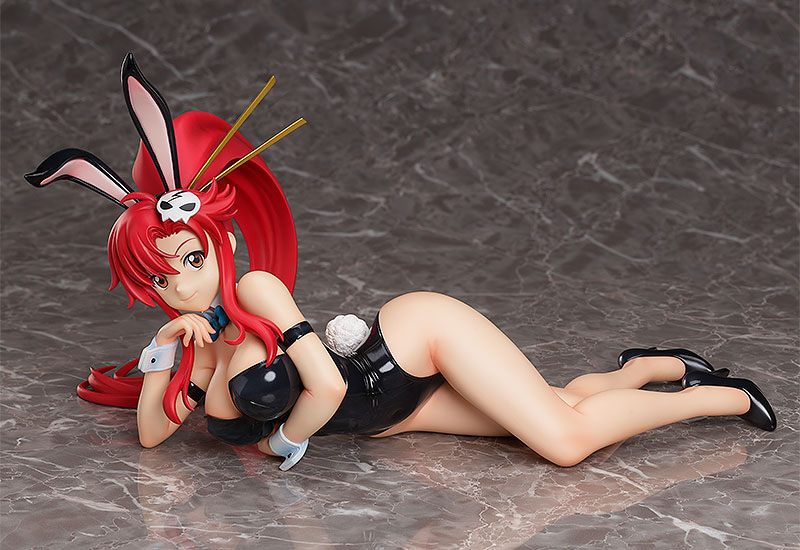 Descubre el apasionante mundo de Estatua Yoko Bare Leg Bunny.